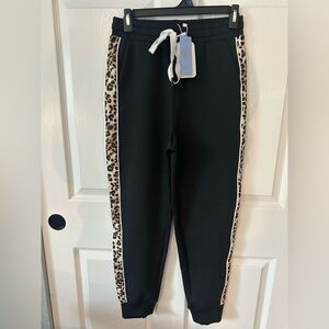 NWT Acegolfs Jogger with Leopard Print Accents